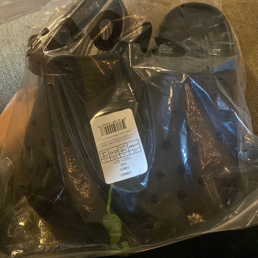 Crocs size 9 Men’s